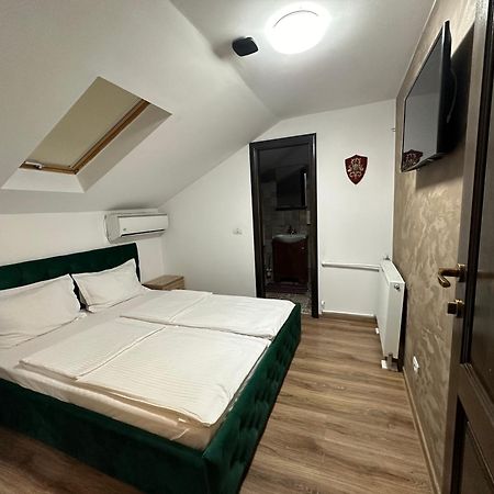 Casa Dorgo Hotel Lipova Eksteriør billede