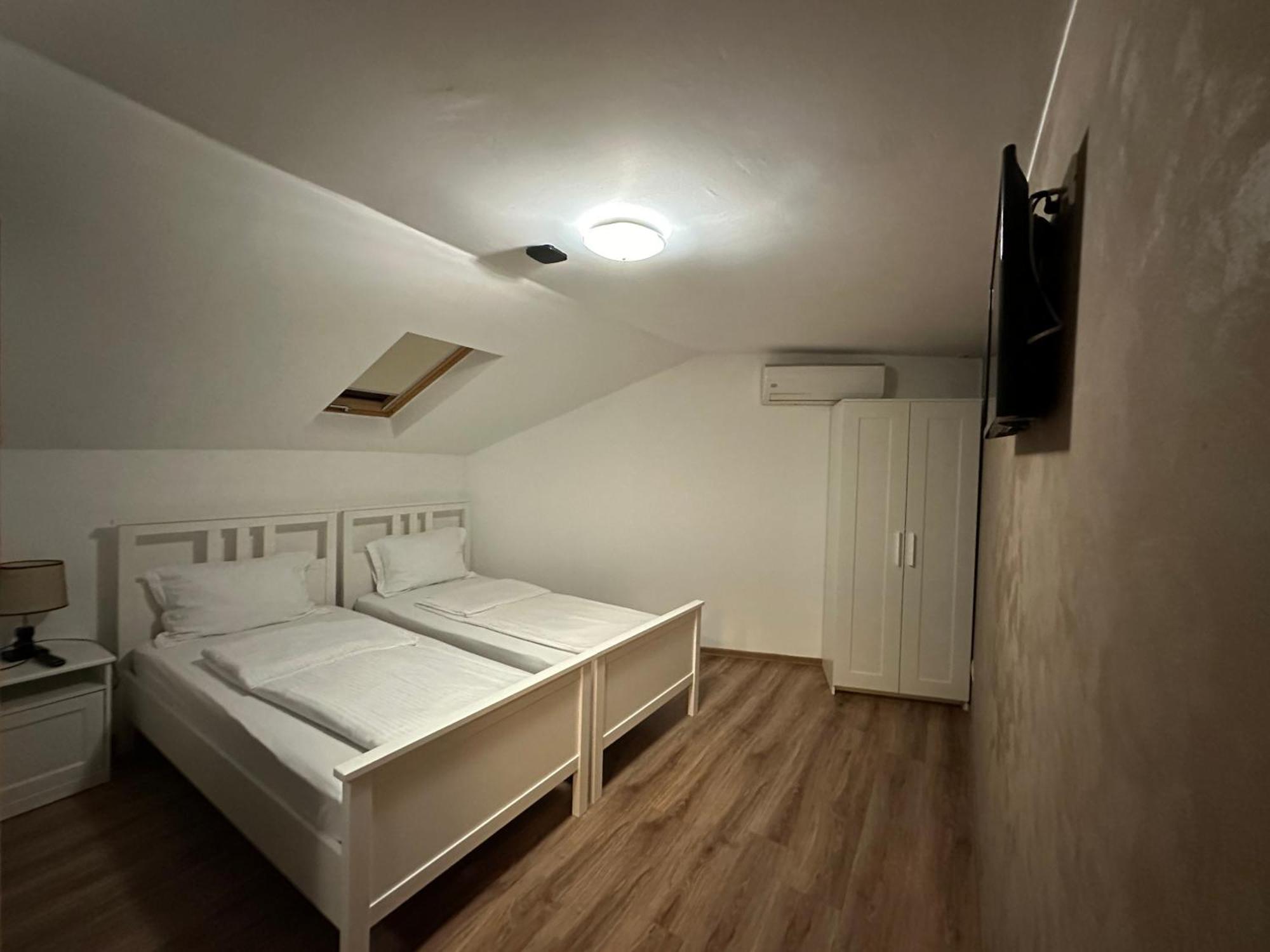Casa Dorgo Hotel Lipova Eksteriør billede