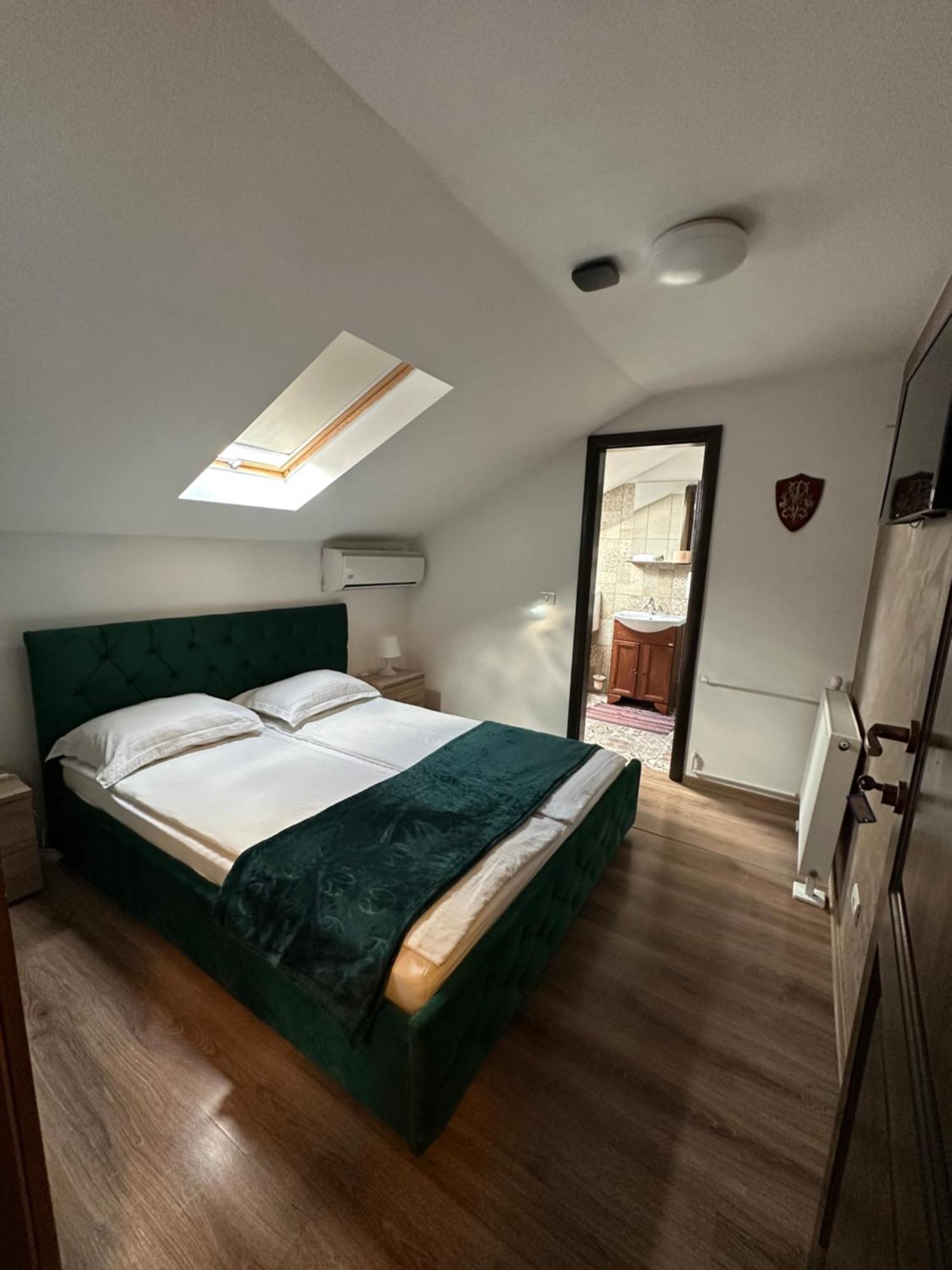Casa Dorgo Hotel Lipova Eksteriør billede