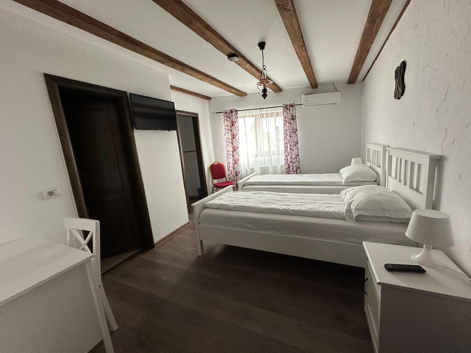 Casa Dorgo Hotel Lipova Eksteriør billede